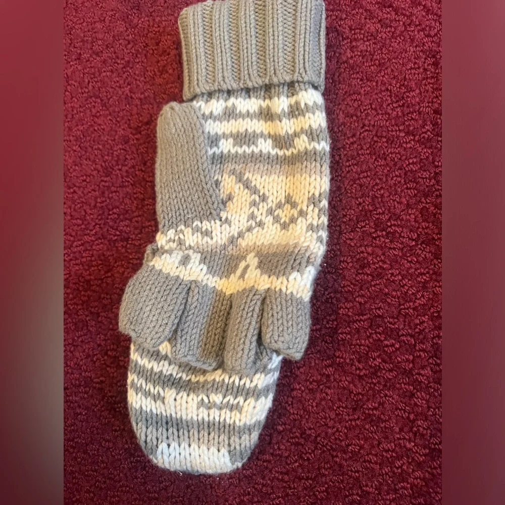RACHEL RACHEL ROY gloves NWOT FINGERLESS GLOVES/MITTENS  GRAY AND WHITE
